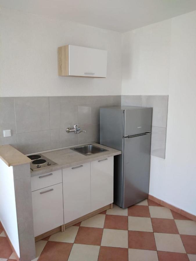 Apartmani Urlic Sreser Habitación foto